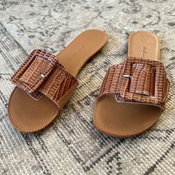 Definery Loop Slides in Toffee - Picture 4 of 5